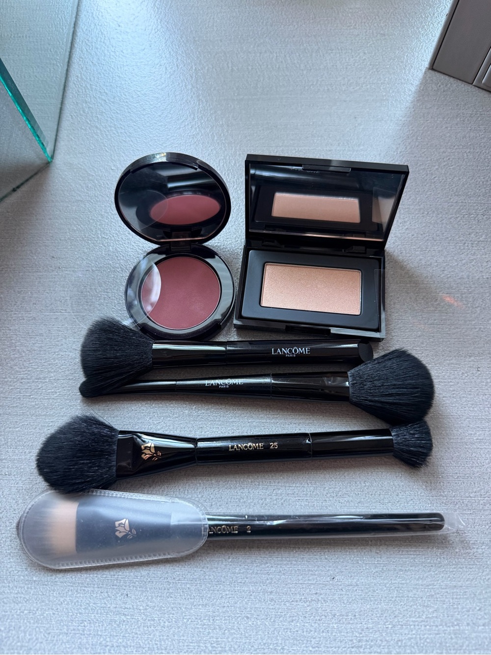 Women Makeup Brush Set with Pink Blush and Champagne Highlighter